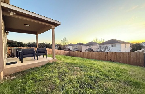 Wetmore House | 4BR Fun-Filled Getaway Near JW Marriott with Ping Pong & Air Hockey