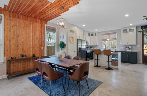 Joffre House | 4BR + Game Room + Quiet Luxury + Private Outdoor