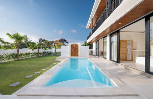 Dalung Villa | 4BR Green Oasis Near Canggu - Sunset Views