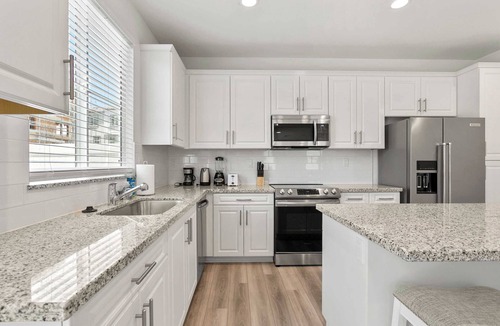 San Luis Rey House | 4BR Harborview Estates｜Walk In Closets｜EV Charger｜Wide Backyard #42096