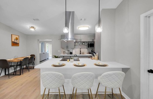Isle of Palms House | 4BR Heated Pool, Putting Green & Outdoor Bar Near Mayo Clinic Jacksonville SMV
