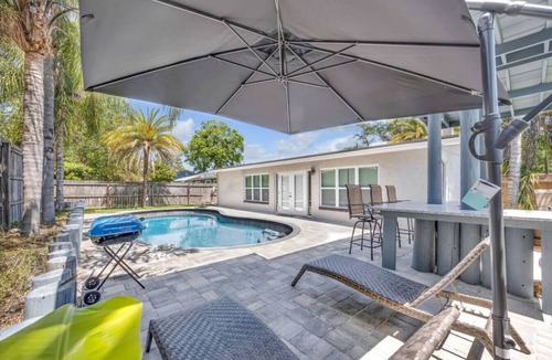 Isle of Palms House | 4BR Heated Pool, Putting Green & Outdoor Bar Near Mayo Clinic Jacksonville SMV