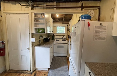 Truro Cottage | 4BR historic cottage on Pamet & Cape Cod Bay. Kayak heaven. WIFI. Washer dryer.