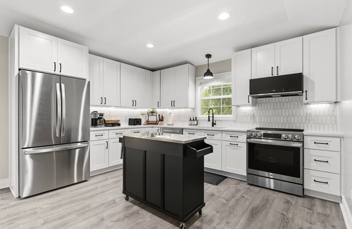 Alton House | 4BR Home | Fast WiFi + Full Kitchen + Laundry