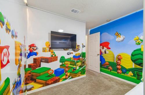 Lake Berkley House | 4BR Home Game Room in Lake Berkley