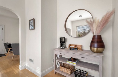 Tukwila House | 4BR Home | Huge Backyard | Outdoor Kitchen