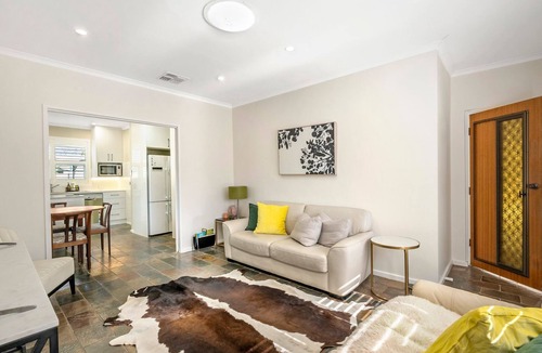 Adelaide House | 4BR Home in Fullarton