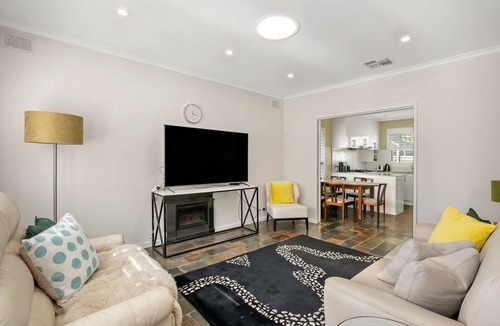 Adelaide House | 4BR Home in Fullarton