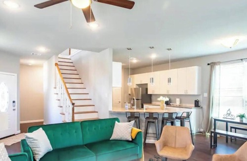 Central Arlington Cottage | 4BR Home in the Heart of Cowboy Nation!