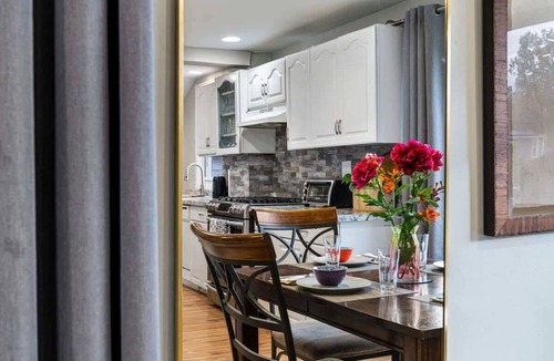 Teaneck House | 4BR Home, Parking Space, Mins to NYC & Time Square
