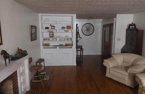Williamstown House | 4BR Home - Pets Allowed by ARK Experience