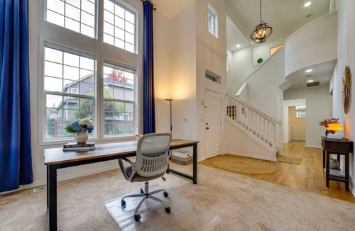Redmond House | 4BR Home @Redmond | 5 Mins Microsoft & Tech Hubs