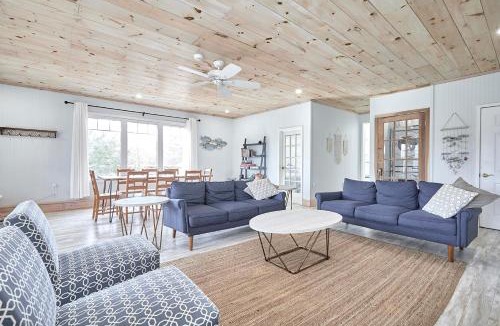 Honey Harbour House | 4BR Honey Harbour Cottage | Hot Tub & Fire Pit
