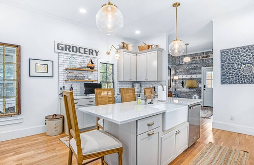 Fennville House | 4BR House w/Hot Tub & Private Pool Open 5/18-9/28