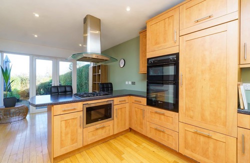 Pill House | 4BR House | WiFi | Parking