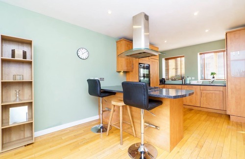 Pill House | 4BR House | WiFi | Parking