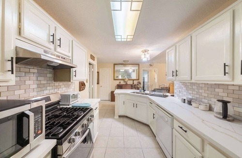 Texas City House | 4BR House with Private Yard & BBQ, Near NASA