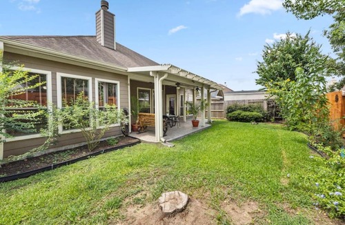 Houston House | 4BR Houston Home Sleeps 9 with Foosball & Covered Patio
