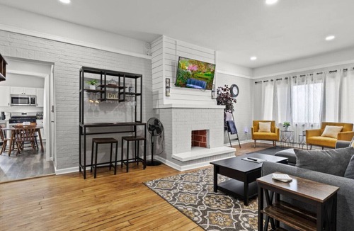 Lakeview House | 4BR King Bed Retreat Near Downtown & Event Venues