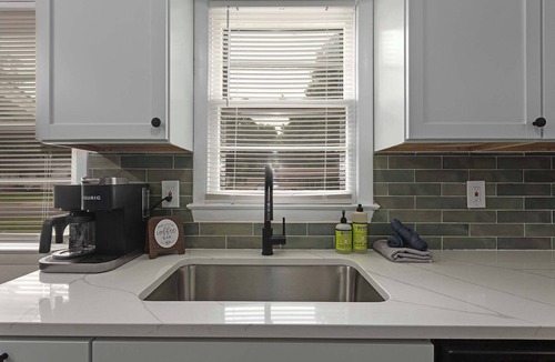 Lee's Summit House | 4BR | King Beds + Ping Pong + Darts | Near FIFA