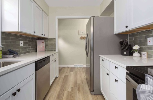 Lee's Summit House | 4BR | King Beds + Ping Pong + Darts | Near FIFA