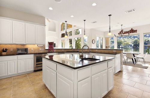 Oak Shores On Lake Austin House | 4BR Lake Austin Estate | Private Dock + Wake Surf Water | 200 Ft Frontage