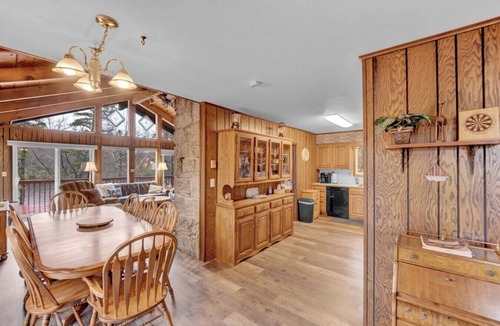 Long Pond House | 4BR Lakehouse | Sleeps 10 | Fire Pit, Dock, Kayaks