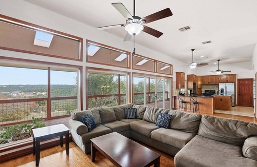 Leander House | 4br Leander Retreat With Hot Tub & Views 4 Bedroom Home