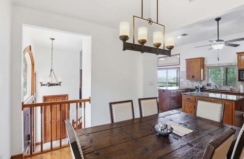 Leander House | 4br Leander Retreat With Hot Tub & Views 4 Bedroom Home