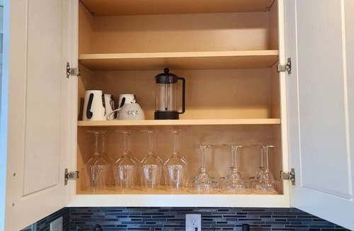 Kingsgate House | 4BR Luxurious Home, Backyard + Gazebo + Jacuzzi