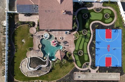 Tracy Villa | 4BR LUXURY ENTERTAINMENT OASIS