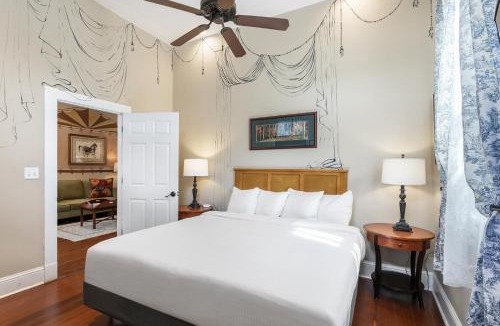 West Riverside House | 4BR Luxury Uptown Retreat w Private Heated Pool