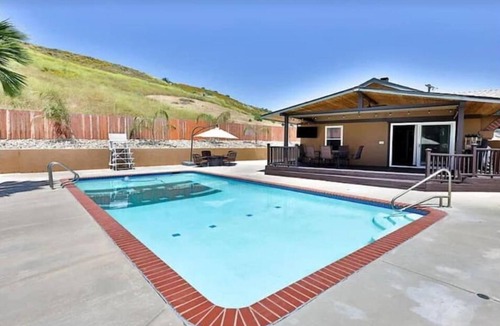 Lakeside House | 4BR Modern Hacienda Pool House Retreat + Game Room