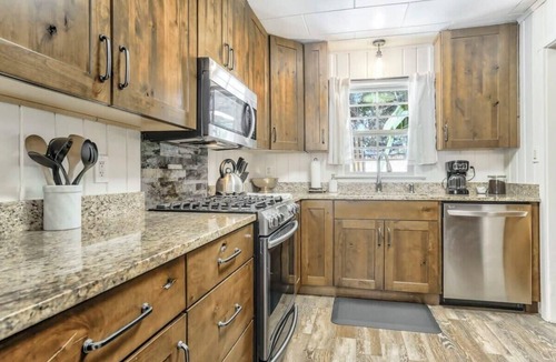 Cascade-Chipita Park House | 4BR Mountain Getaway w/Hot Tub Firepit & Game Room