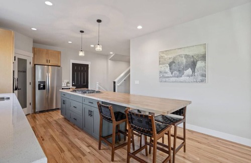Cheyenne House | 4BR Near Downtown, Game Room, Sauna