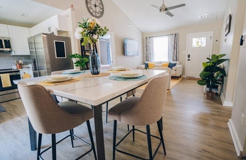 Paw Creek House | 4BR Oasis w/King & Private Yard near Downtown
