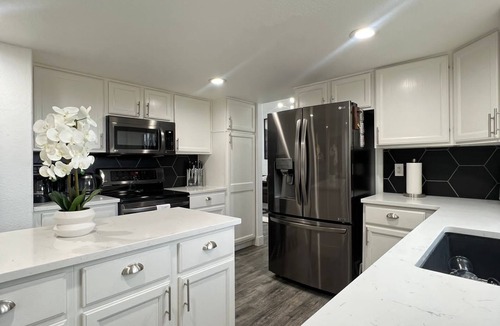 Lone Tree House | 4BR + office updated home, great location in Lone Tree! Dogs OK