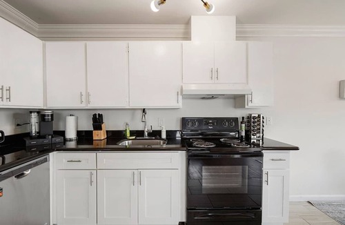 Pacifica Apartment | 4BR Pacifica Top Flat | Perfect for Groups w/View