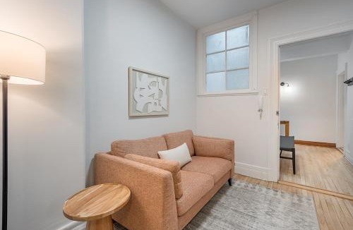 Downtown Montreal Apartment | 4BR Penthouse - Parking - 2 King & 2 Queen