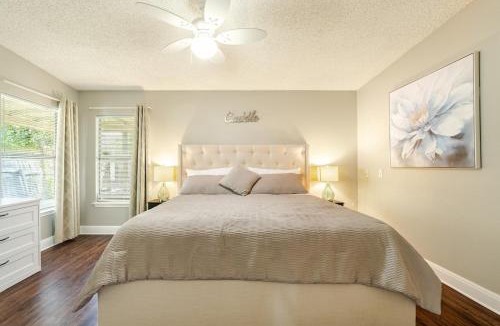 Hidden Meadow Community House | 4BR Pet Friendly, Fenced Yard, Lackland AFB,SeaWorld,SixFlags!