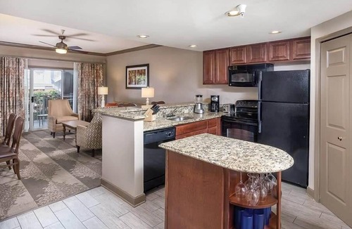Pennington Bend Condo | 4br Presidential Unit in Heart of Music City!