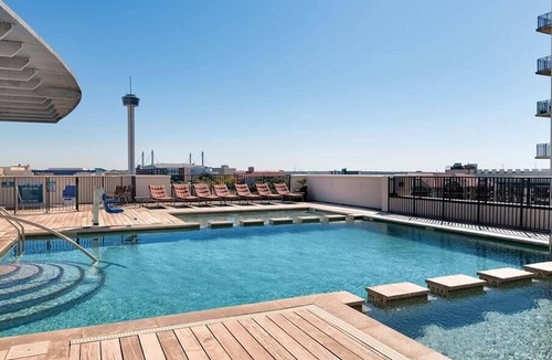 Downtown San Antonio Condo | 4br Presidential w/Rooftop Pool & City Views