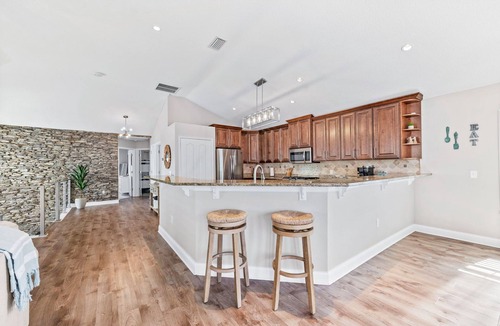 St. Augustine House | 4BR Private Pool Oasis | Sleeps 12 Pet Friendly