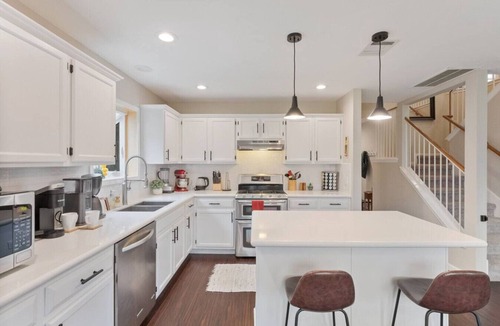 Pflugerville Apartment | 4BR Retreat Near Austin | Backyard & Fire pit
