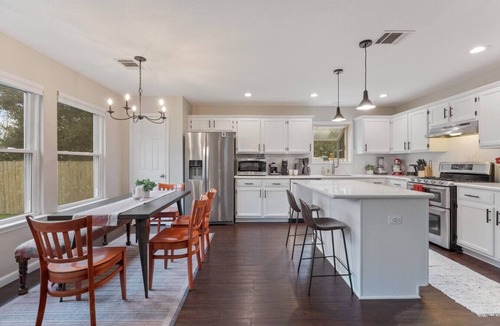 Pflugerville Apartment | 4BR Retreat Near Austin | Backyard & Fire pit
