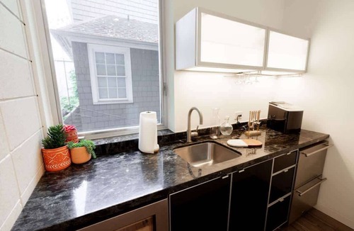 Boulevard Oaks Condo | 4BR Rice Village w/Rooftop Deck & BBQ, Sleeps 12