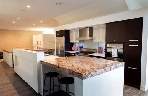 Boulevard Oaks Condo | 4BR Rice Village w/Rooftop Deck & BBQ, Sleeps 12
