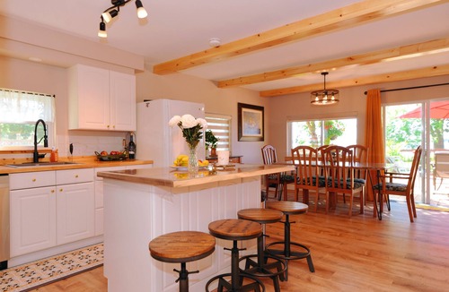 Amherstburg House | 4BR Riverfront Oasis: Fishing, Sunsets & Serenity