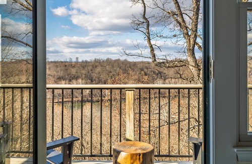 Millville House | 4BR RiverVIEWS, Comm Pool & River Access, Barrel Sauna, Massage Chairs, Game Rm