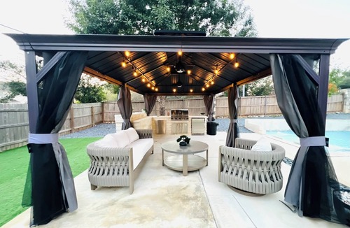 Stone Oak House | 4BR San Antonio Home w/Private Pool Family-Friendly Stay.